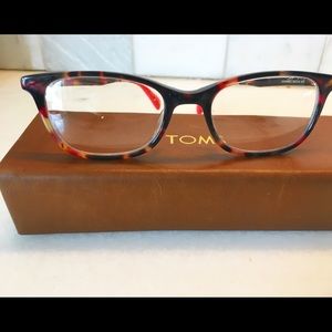 Toms glasses!